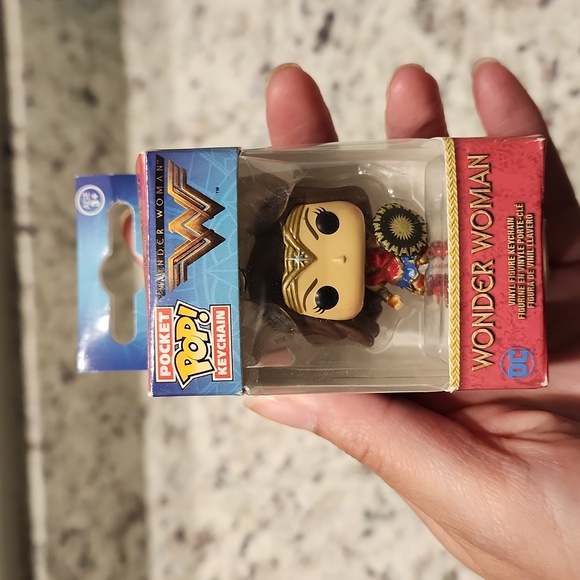 Funko Pocket Pop Keychain Wonder Woman - Picture 7 of 7